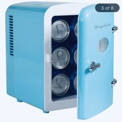 Portable Retro Mini Personal Fridge.