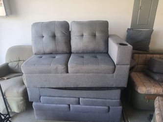 Gray Tufted Loveseat Sleeper Sofa with Cup Holder
