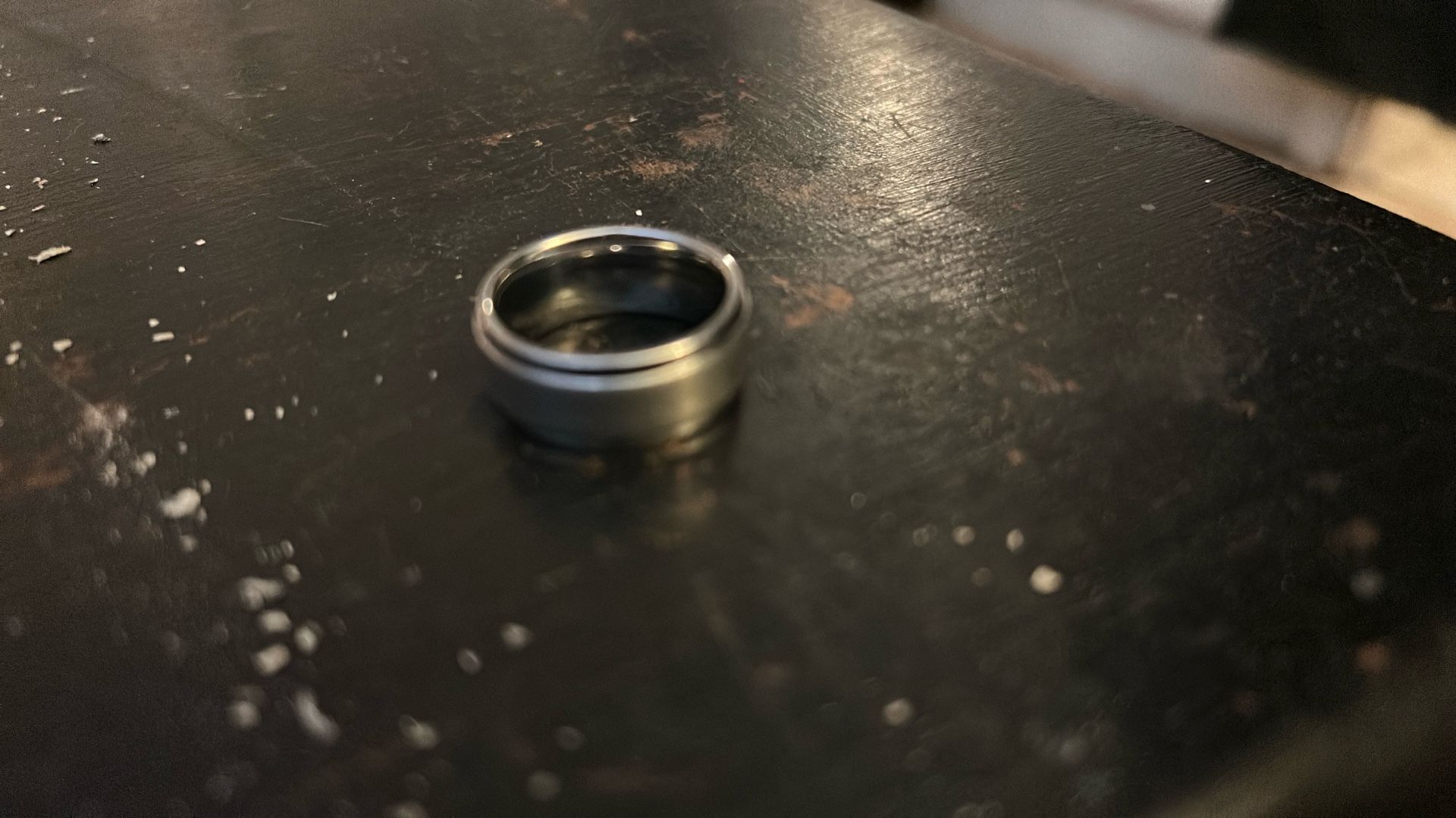 New never worn tungsten wedding ring for men