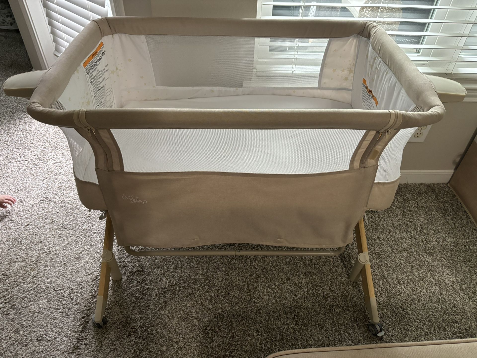 Bassinet/ Bedside Sleeper