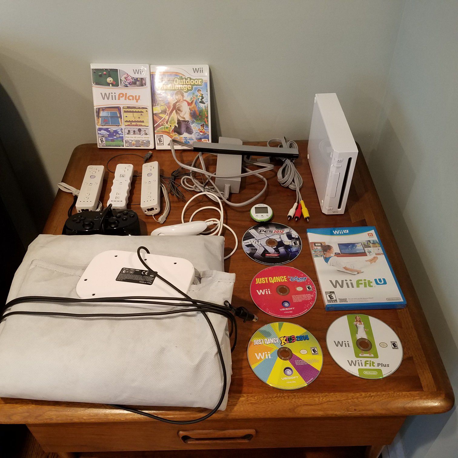 Wii Console and Bundle of Games and Accessories