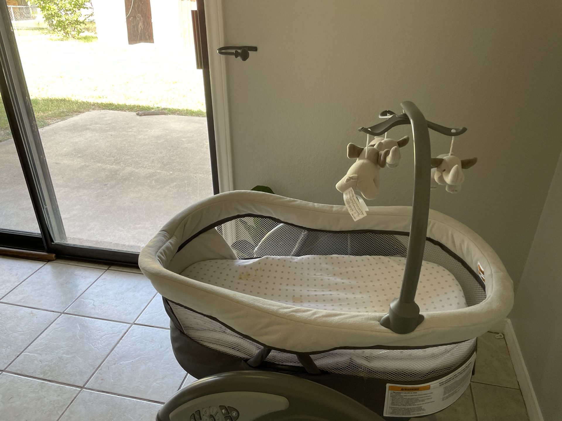 $ 80 Graco Bassinet