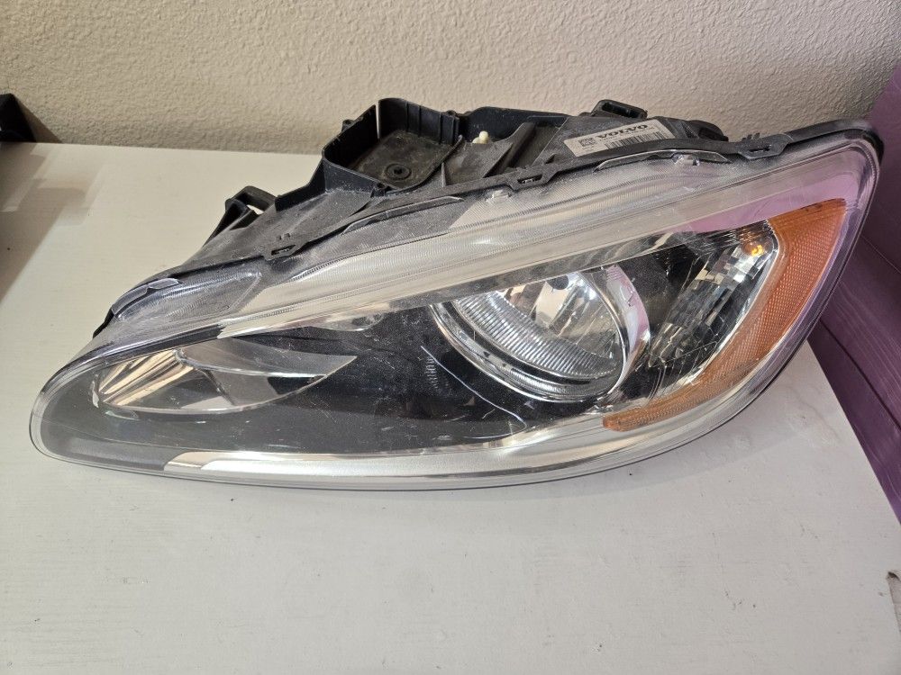 2017 Volvo S60 Headlight