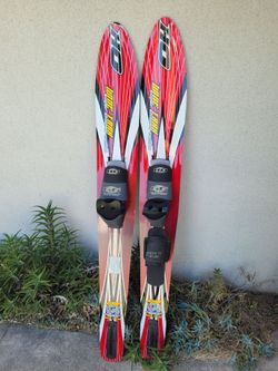 HO Wide Trax  Shaped Combo Water Skis, 65" EX COND w/ bag