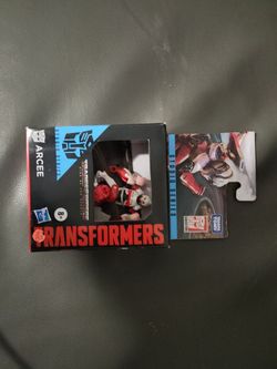 Transformers Studio Series Arcee Figure