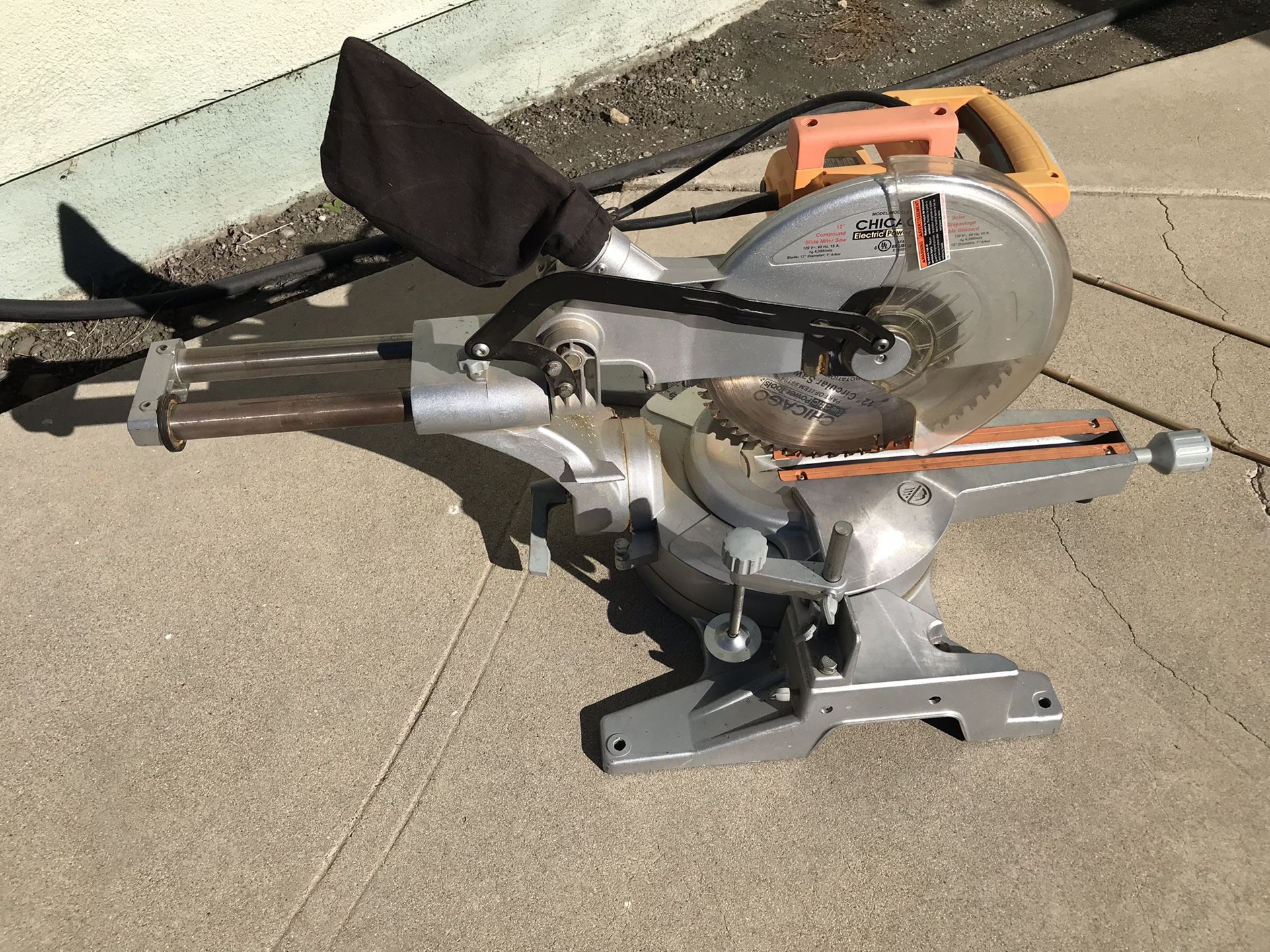 CHICAGO ELECTRIC (HARBOR FREIGHT) 12” SLIDING COMPOUND MITRE SAW for