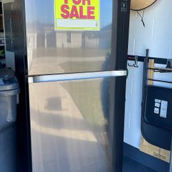 Top Freezer Refrigerator 