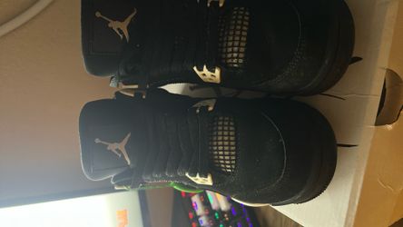 Jordan Retro 4s black and white thunders
