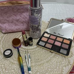 FREE USED ITEMS- MAKEUP Pick Up In Kendall 