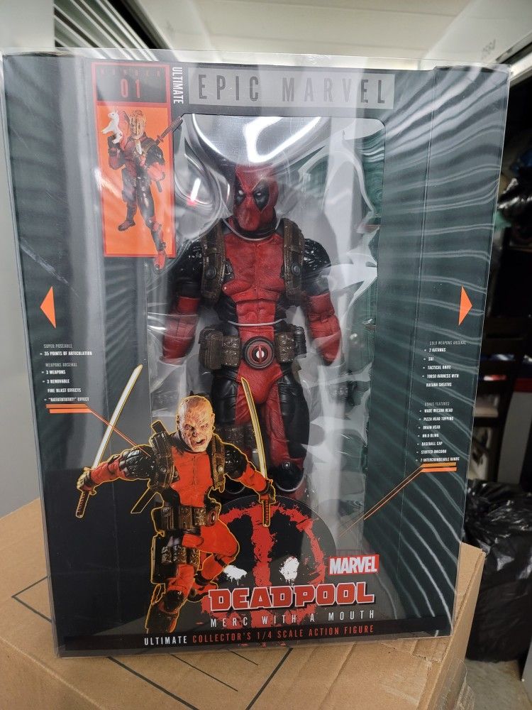 NECA Marvel Classic Ultimate Deadpool 1/4 Scale 18 Inch Action Figure