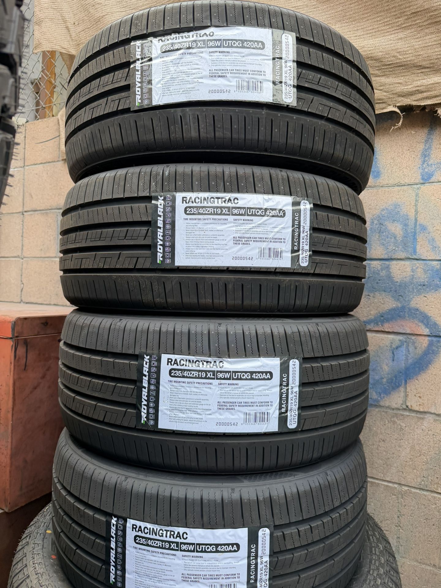 235/40R19 Royal Black