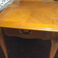 2 Oak End Tables With Drawers 