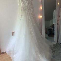 Bridal Dress ( Deluxe Bridal Brand ) 