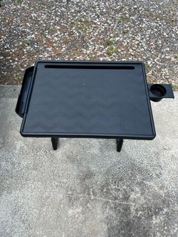Table Mate Foldable Plastic Desk Great Condition! $12 OBO!