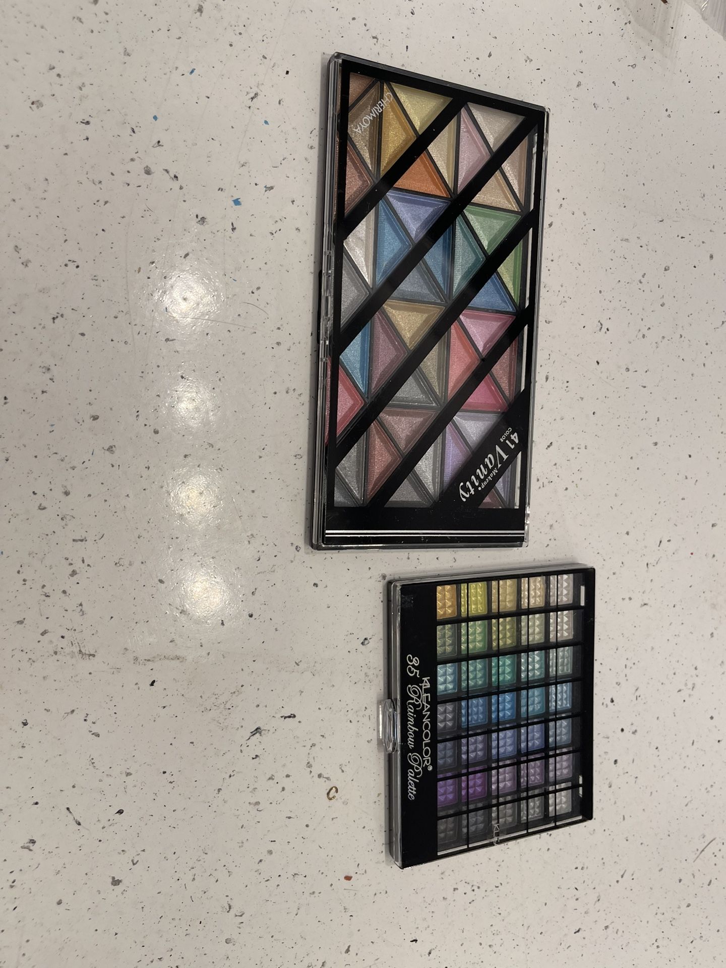 Kleancolor Cherimoya Eyeshadow Makeup Vanity