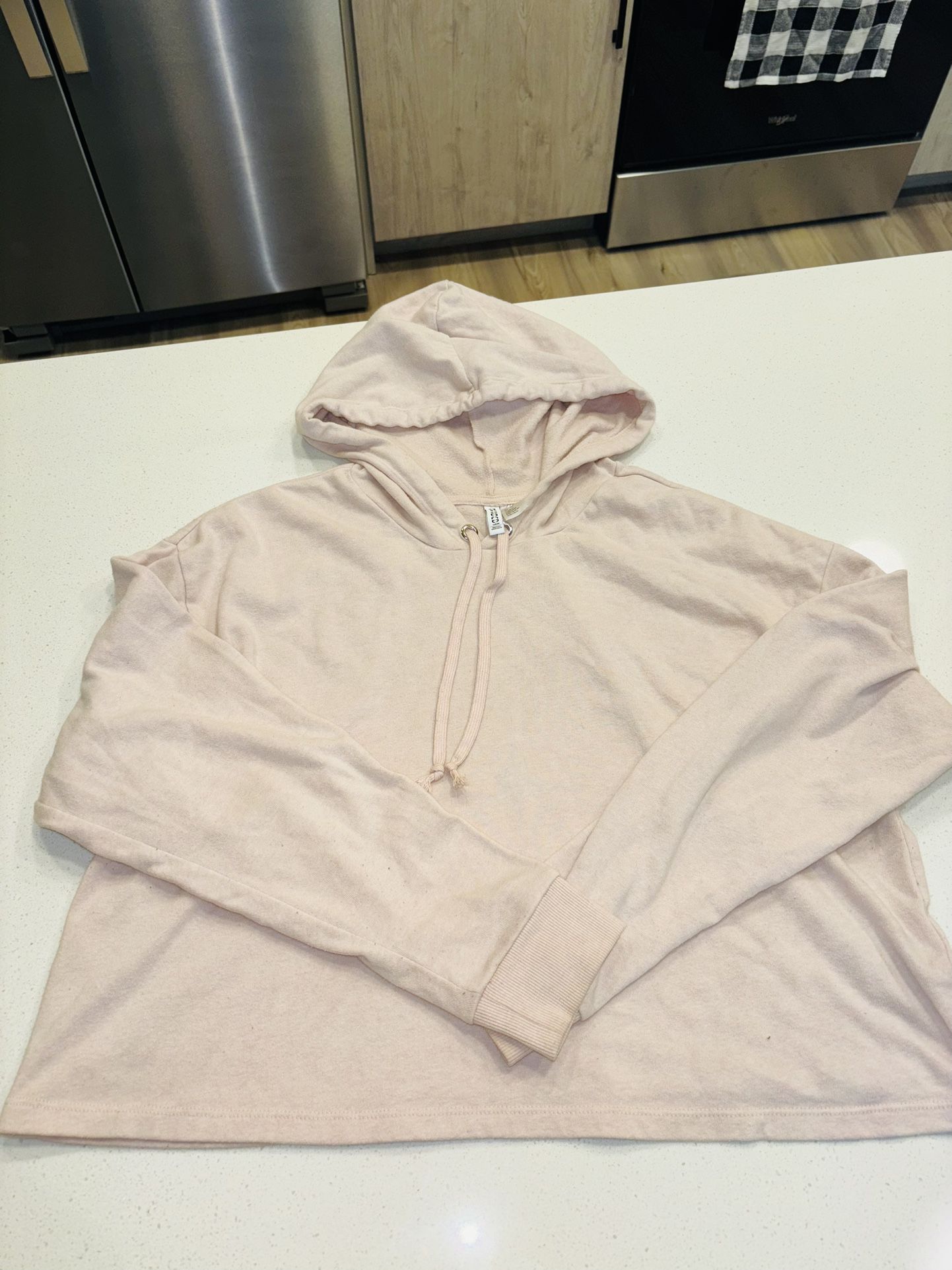 Divided Women’s Cropped long sleeve light pink hoodie shirt 