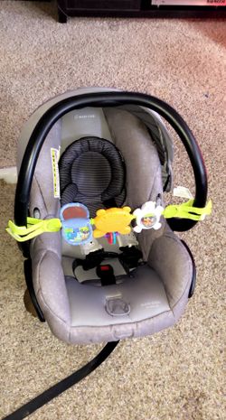 Maxi cosí car seat and base