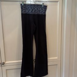Lululemon Sz 6 Bootleg Yoga Pants