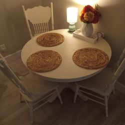 Mother's Day Table With Chairs