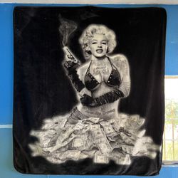 Marilyn Monroe ‘Never Stop Dreaming’ blanket, king size 88”x80”, wall decor
