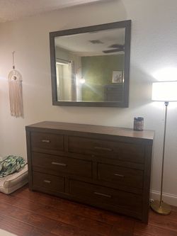 Dresser with attachable mirror