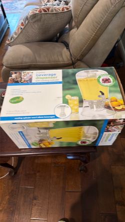 3 Gallon Beverage Dispenser with cooling cylinder