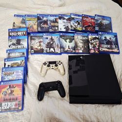 Playstation 4 + 2 Controllers + 20 Games