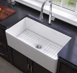 Miuara Farmhouse Sink 33 x 18 Inch White Fireclay Apron Front Kitchen Sink For Kitchen,Heavy duty fireclay large single bowl, Resistant to stains,chip