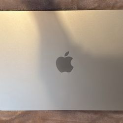 13-inch MacBook Air with Apple M2 Chip