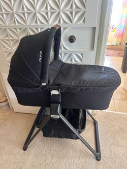 Nuna Mixx bassinet