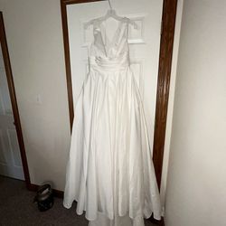 David’s Bridal wedding dress Thumbnail