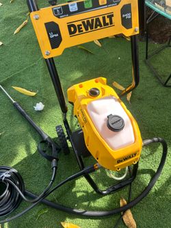 Lavadora a presión eléctrica  (DWPW 2400 PSI)
