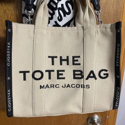 Marc Jacobs Tote - Medium