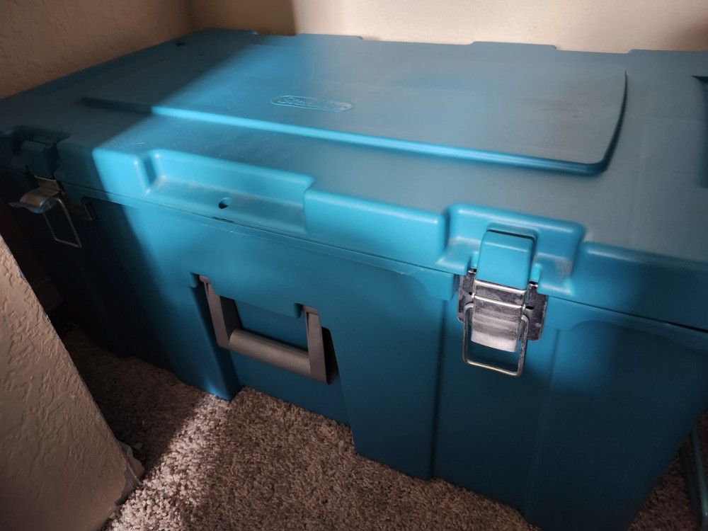 Sterilite Footlocker, Heavy Duty Plastic Storage Container, with Handle and Wheels, Lockable