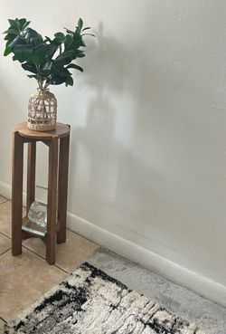 Small decorations table
