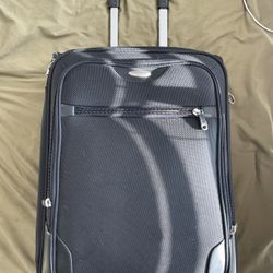 samsonite black carry on luggage 