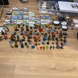 Xbox 360 Skylander Figurines And Disney Infinity Figurines