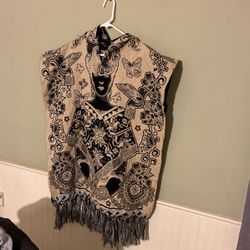 Frida Lightweight Pancho With Hoodie 