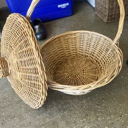 wicker basket with lid 