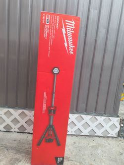 Milwaukee m18 DUAL POWER TOWER LIGHT