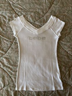 Bebe Logo Short Sleeve Double v-neck tee, Size L