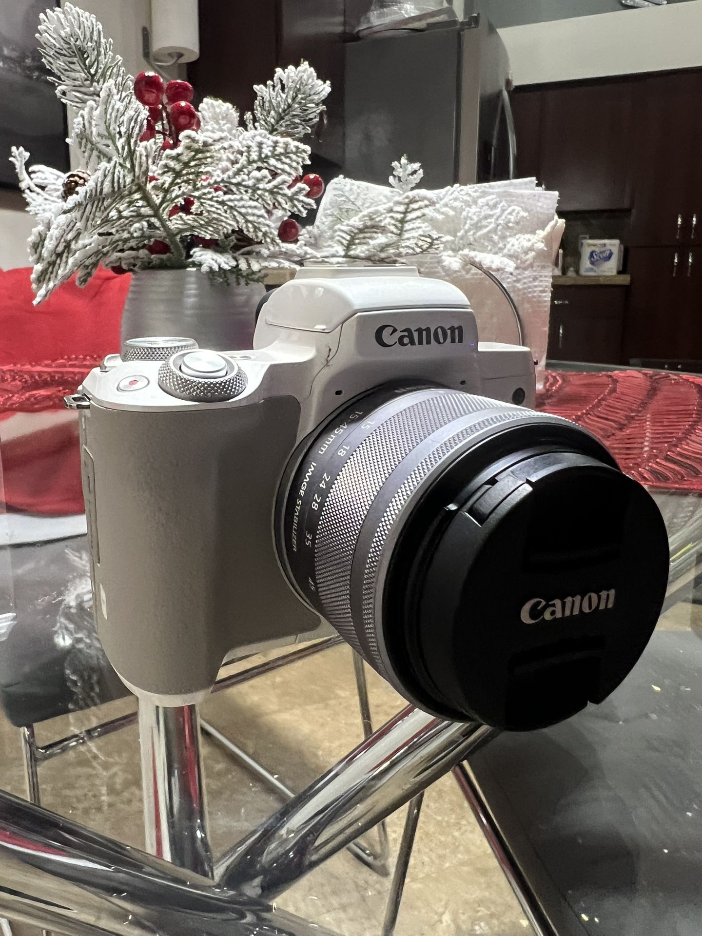 Canon EOS M50