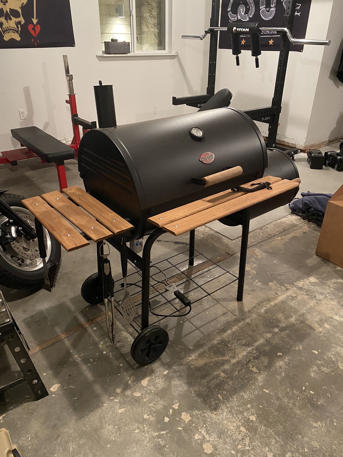 Char Griller E1224 With Side Fire Box for Sale in Boise ID OfferUp