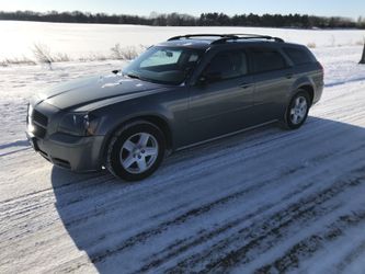 2005 DODGE MAGNUM SXT