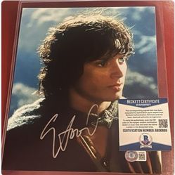 BAS COA ELIJAH WOOD SIGNED LORD OF THE RINGS 8x10 PHOTO BECKETT