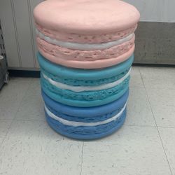 Macaroon Stool