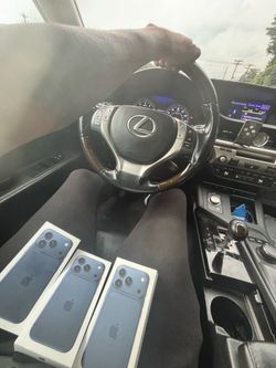 iPhone 17 pro max (read description)