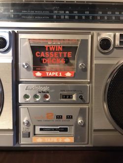 AUDIOLOGIC DUAL CASSETTE AM/FM RADIO
