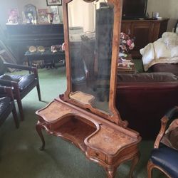 Vanity-w-Chair Vintage 