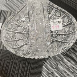 Exquisite Crystal Brilliant CUT GLASS BASKET Handle Star Bursts. Mint